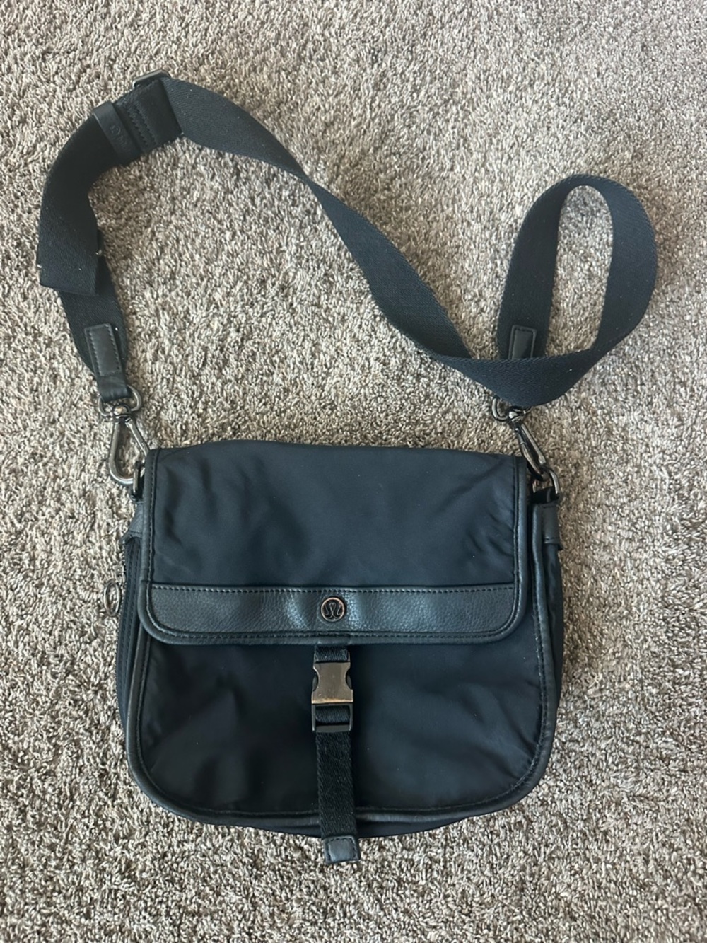 Lululemon Black Fold Over Crossbody Messenger Bag Buckle Flap Athleisure Chic